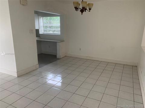 9149 Emerson Ave, Surfside, FL 33154 photo 4