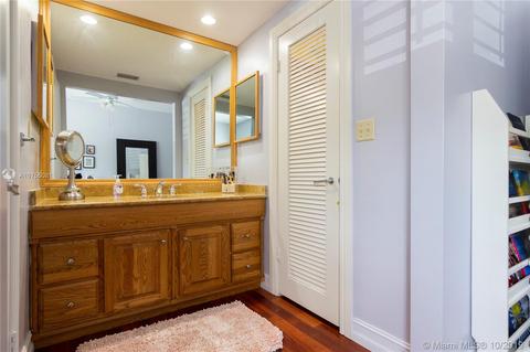 16110 W Prestwick Pl, Miami Lakes, FL 33014 photo 38