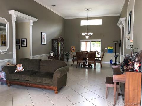 7195 W 4th Ct, Hialeah, FL 33014 photo 3