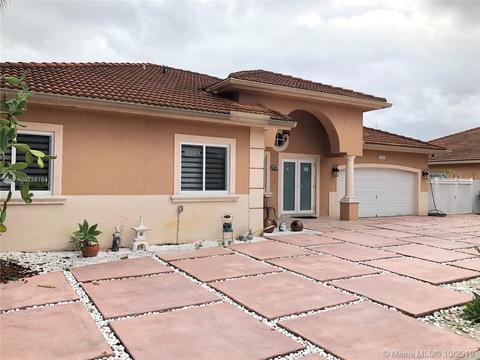 7195 W 4th Ct, Hialeah, FL 33014 photo 2