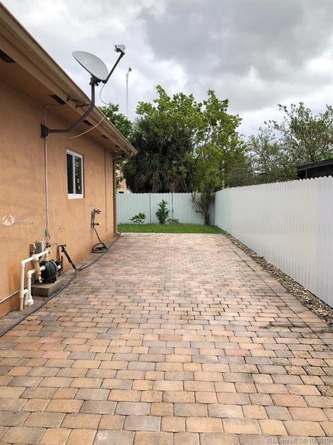 7195 W 4th Ct, Hialeah, FL 33014 photo 15