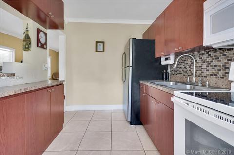 310 Pine Ct, Miami Springs, FL 33166 photo 7