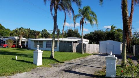 2830 SE Holly St, Stuart, FL 34997 photo 1