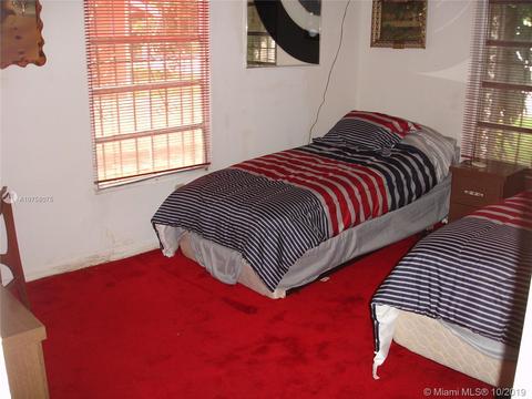 821 NE 2nd Pl, Hialeah, FL 33010 photo 28