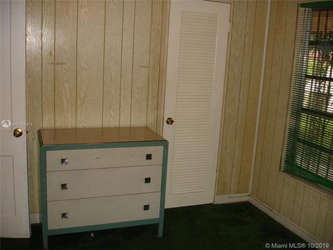 821 NE 2nd Pl, Hialeah, FL 33010 photo 30