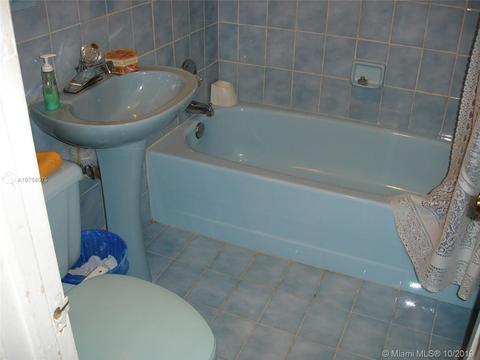 821 NE 2nd Pl, Hialeah, FL 33010 photo 33