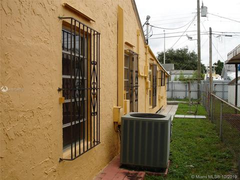 821 NE 2nd Pl, Hialeah, FL 33010 photo 7