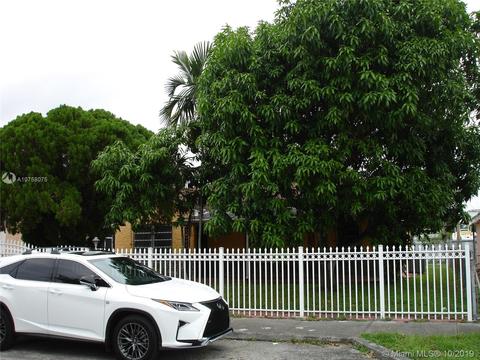 821 NE 2nd Pl, Hialeah, FL 33010 photo 3