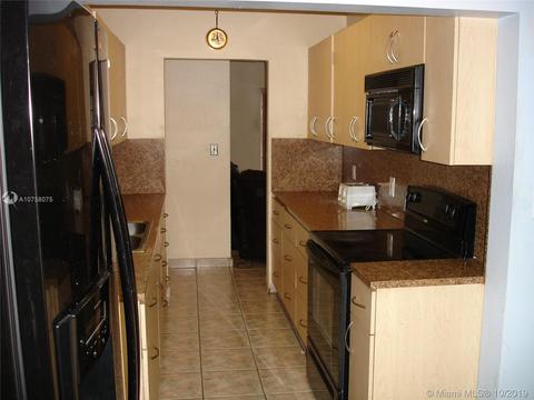 821 NE 2nd Pl, Hialeah, FL 33010 photo 17