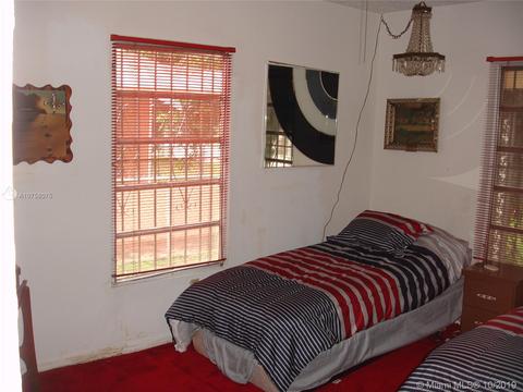 821 NE 2nd Pl, Hialeah, FL 33010 photo 27