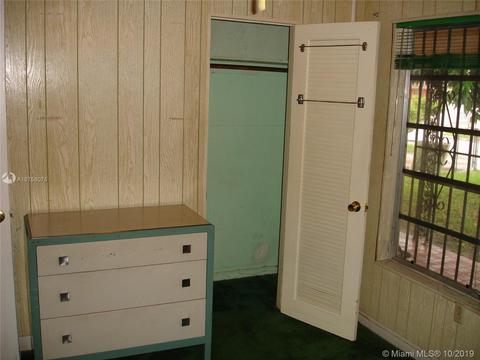 821 NE 2nd Pl, Hialeah, FL 33010 photo 32