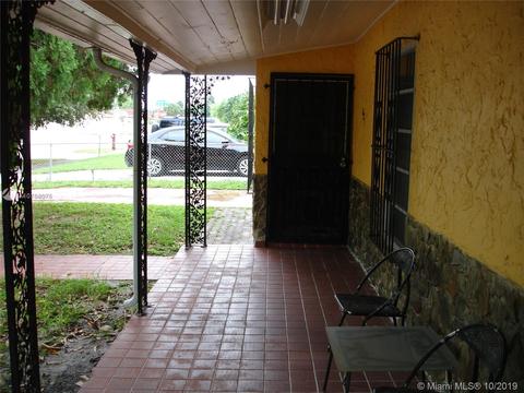 821 NE 2nd Pl, Hialeah, FL 33010 photo 6