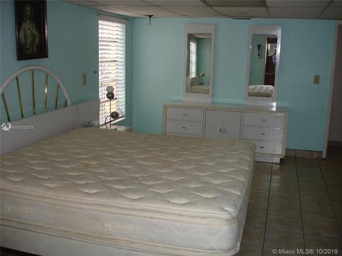 821 NE 2nd Pl, Hialeah, FL 33010 photo 21