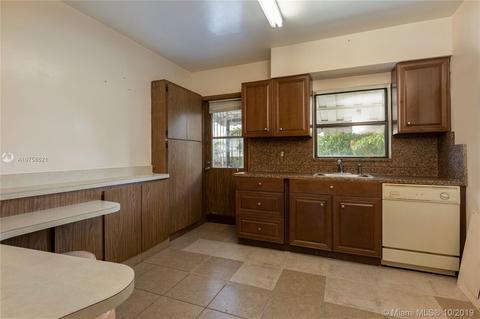 325 W 53rd Ter, Hialeah, FL 33012 photo 4
