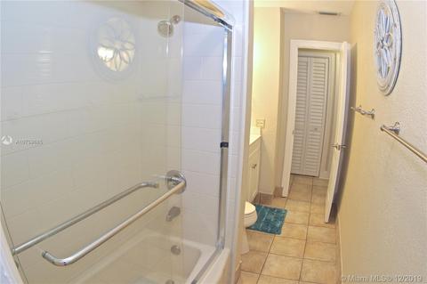 7220 Bamboo St, Miami Lakes, FL 33014 photo 42