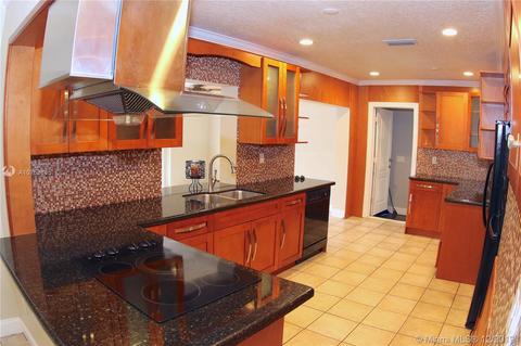 7220 Bamboo St, Miami Lakes, FL 33014 photo 10