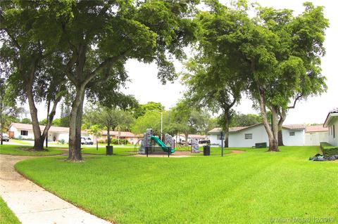 7220 Bamboo St, Miami Lakes, FL 33014 photo 34