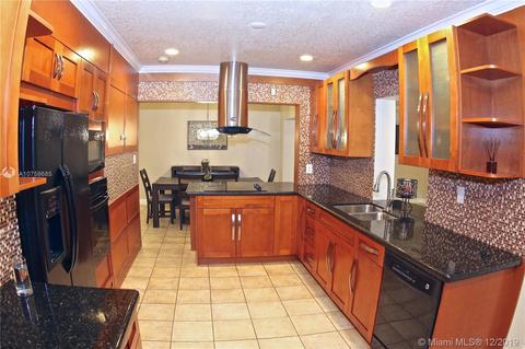 7220 Bamboo St, Miami Lakes, FL 33014 photo 9