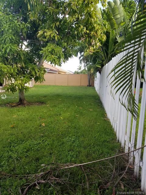 17543 NW 87th Pl, Hialeah, FL 33018 photo 32