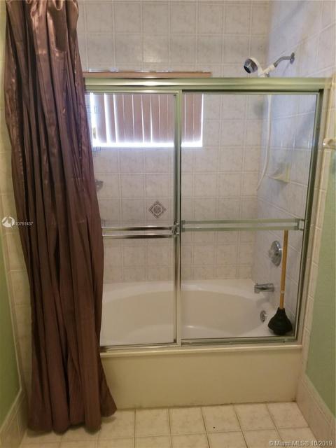 17543 NW 87th Pl, Hialeah, FL 33018 photo 24