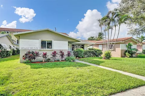 4014 N Cir Dr, Hollywood, FL 33021 photo 3