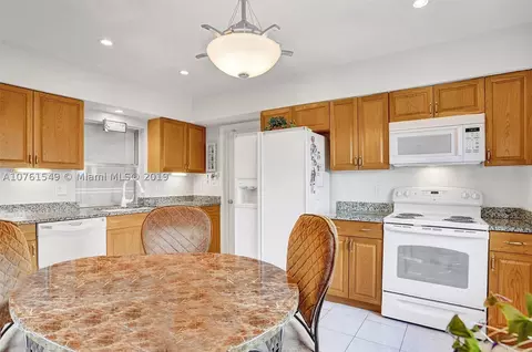 4014 N Cir Dr, Hollywood, FL 33021 photo 11