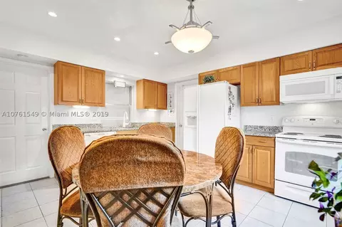4014 N Cir Dr, Hollywood, FL 33021 photo 13