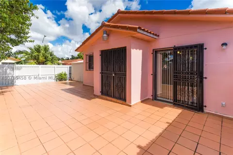 4392 W 9th Ct, Hialeah, FL 33012 photo 18
