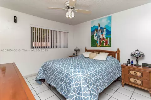 4392 W 9th Ct, Hialeah, FL 33012 photo 11