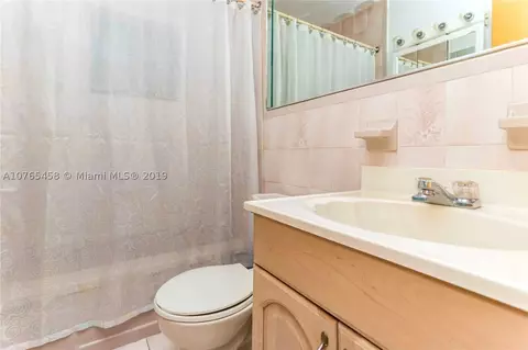 4392 W 9th Ct, Hialeah, FL 33012 photo 16