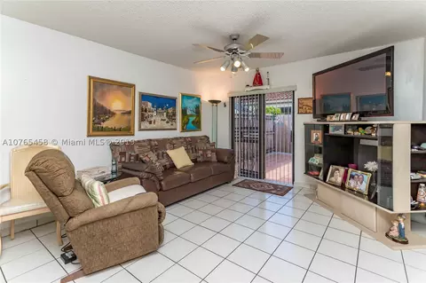 4392 W 9th Ct, Hialeah, FL 33012 photo 10