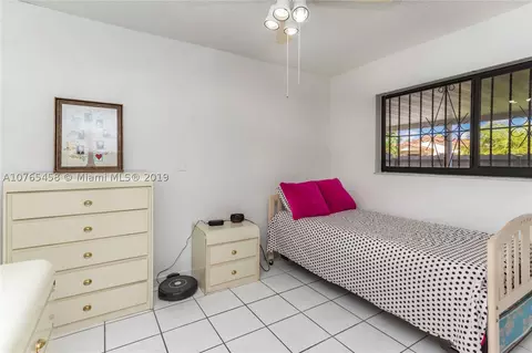 4392 W 9th Ct, Hialeah, FL 33012 photo 14