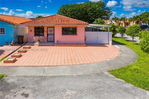 4392 W 9th Ct, Hialeah, FL 33012 photo 1