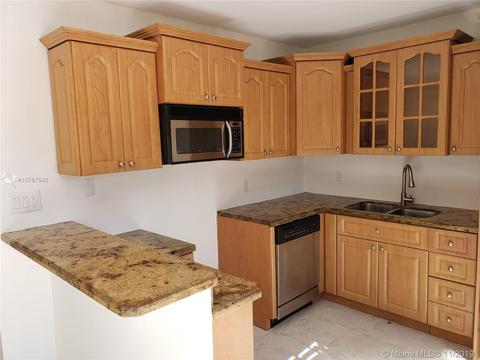 820 E 39th Pl, Hialeah, FL 33013 photo 4