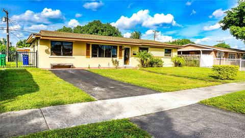 5451 NW 178th Ter, Miami Gardens, FL 33055 photo 2