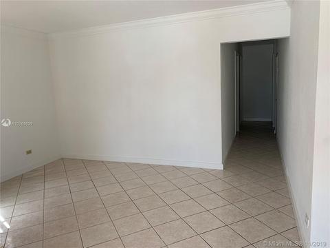 4638 E 9th Ct, Hialeah, FL 33013 photo 6