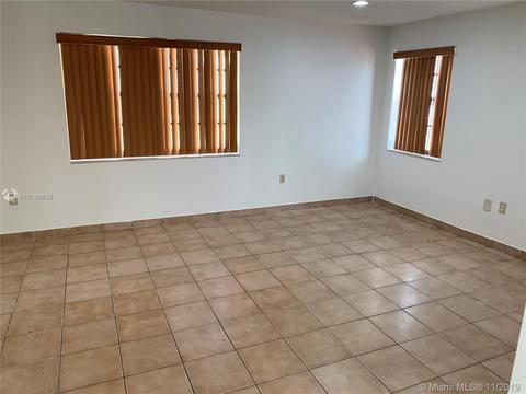 4638 E 9th Ct, Hialeah, FL 33013 photo 7