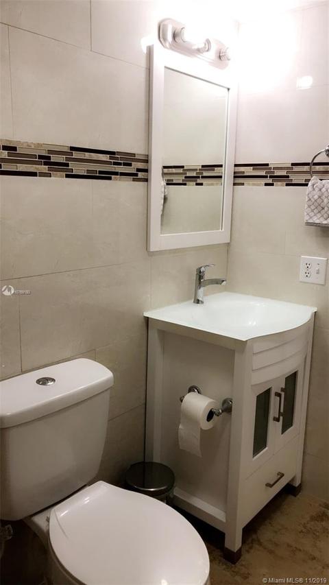 1075 W 68 #308, Hialeah, FL 33014 photo 10