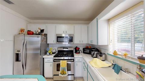 662 E 44th St, Hialeah, FL 33013 photo 5