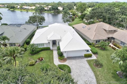 3422 SE Cambridge Dr, Stuart, FL 34997 photo 1
