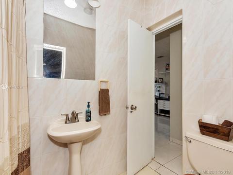 222 E 37th St, Hialeah, FL 33013 photo 21
