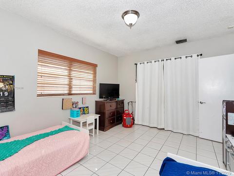 222 E 37th St, Hialeah, FL 33013 photo 23