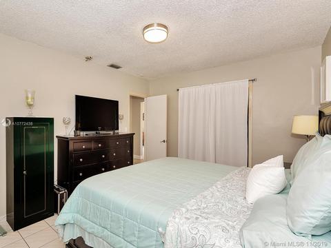 222 E 37th St, Hialeah, FL 33013 photo 17