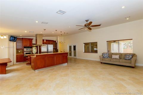 580 La Villa Dr, Miami Springs, FL 33166 photo 20