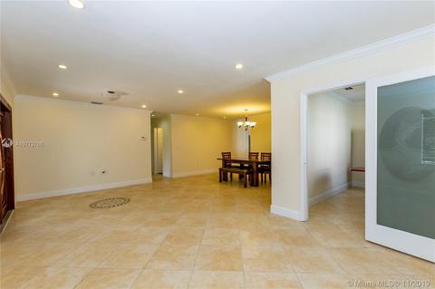 580 La Villa Dr, Miami Springs, FL 33166 photo 13