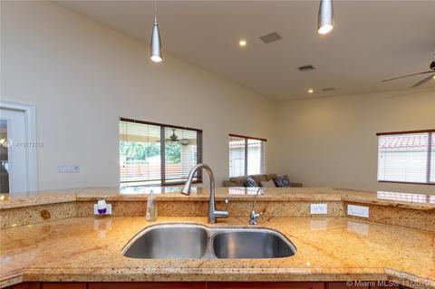 580 La Villa Dr, Miami Springs, FL 33166 photo 27