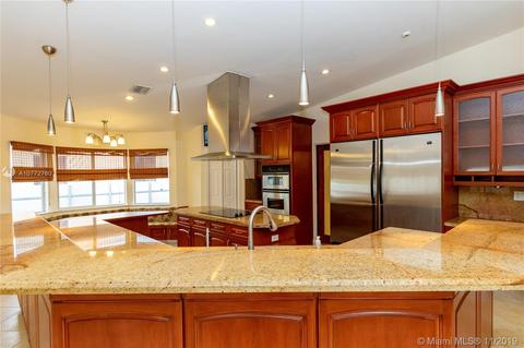 580 La Villa Dr, Miami Springs, FL 33166 photo 17
