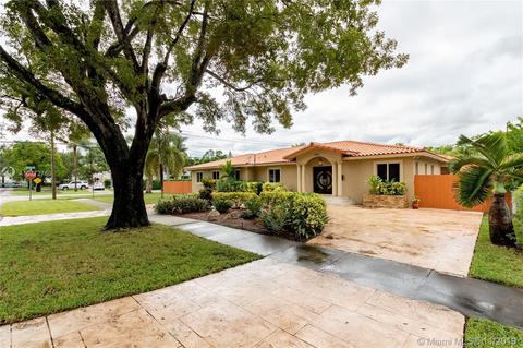 580 La Villa Dr, Miami Springs, FL 33166 photo 4