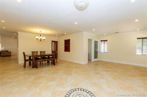 580 La Villa Dr, Miami Springs, FL 33166 photo 8