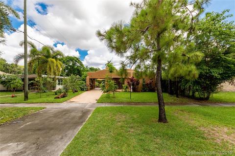 869 Pinecrest Dr, Miami Springs, FL 33166 photo 2